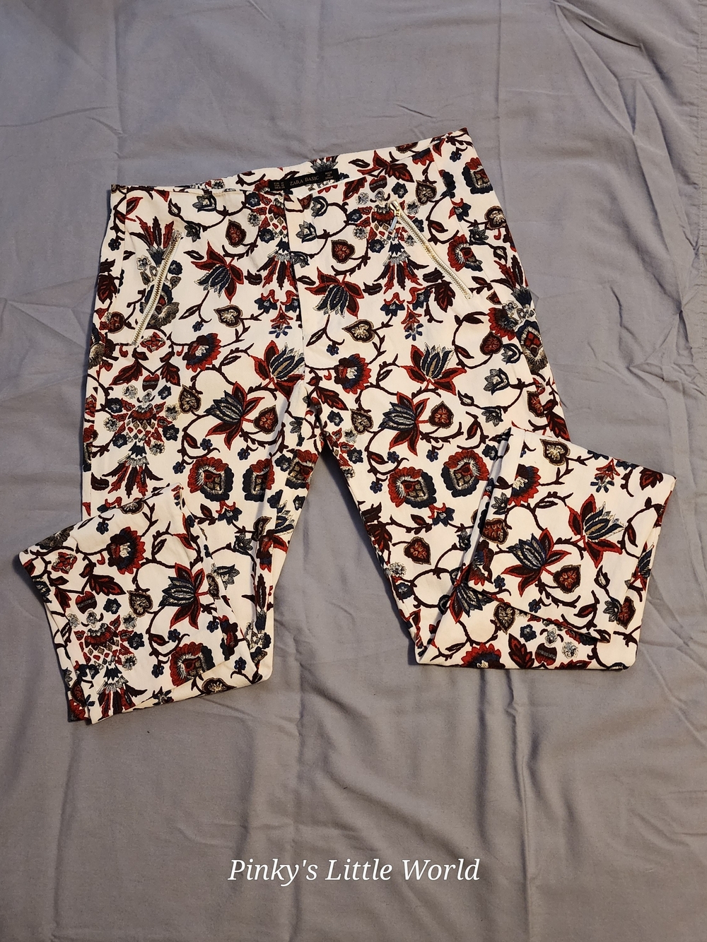 Zara White Ankle Pants with Red & Navy Floral Print
